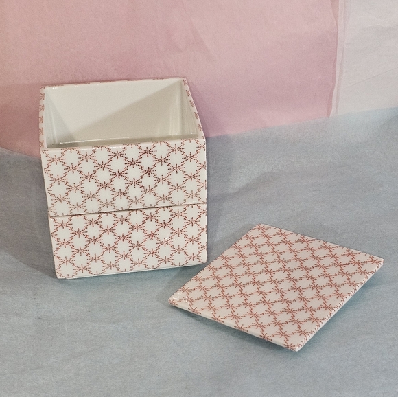 Ju-bako - Porcelain Tsunomatsukawabishi Red Box - EUC - Picture 6 of 11